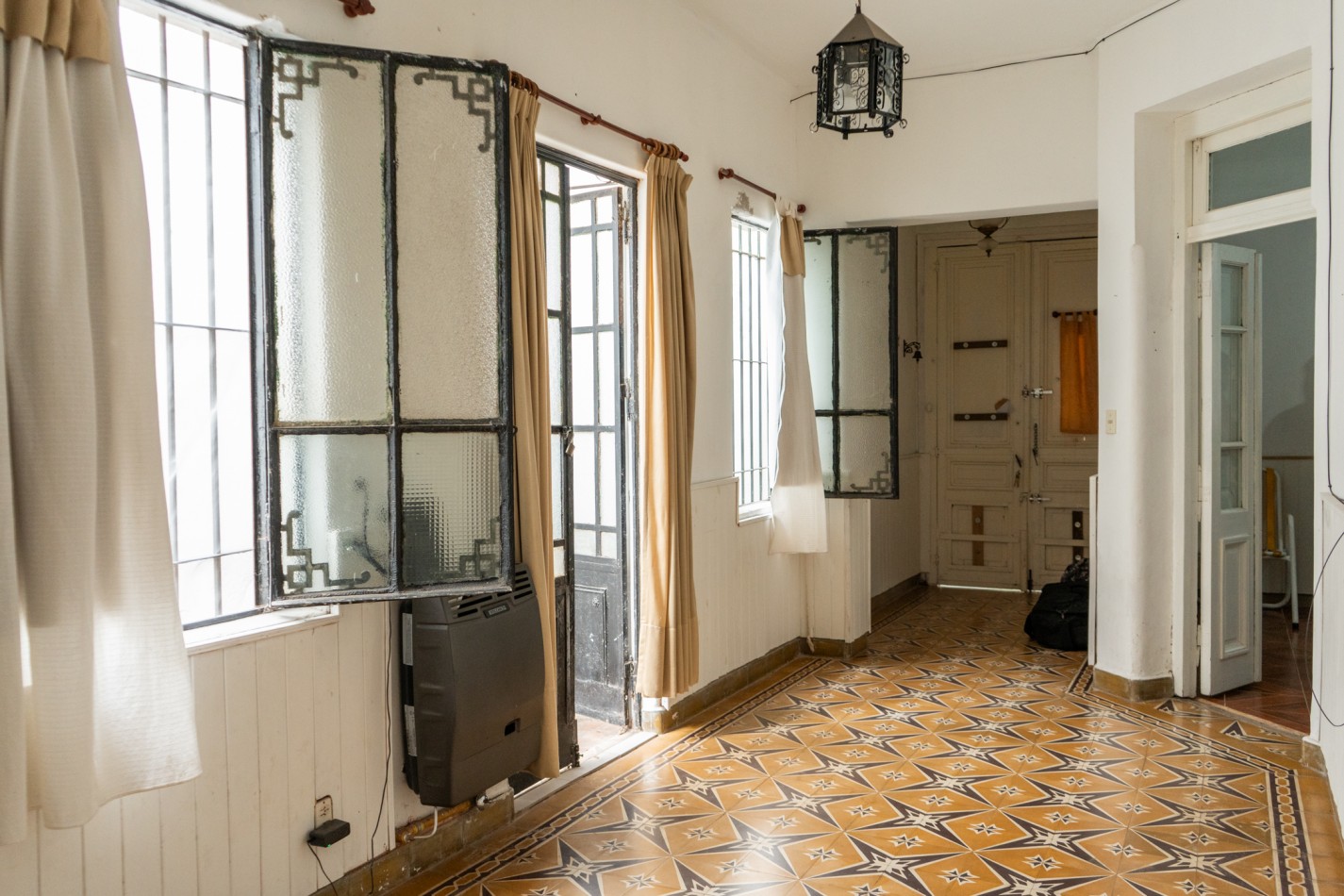 CAÑUELAS -CASA ANTIGUA RECICLADA A LA VENTA ¡APTA CREDITO HIPOTECARIO!