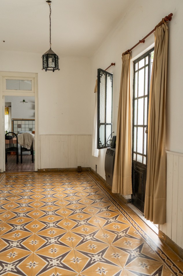 CAÑUELAS -CASA ANTIGUA RECICLADA A LA VENTA ¡APTA CREDITO HIPOTECARIO!