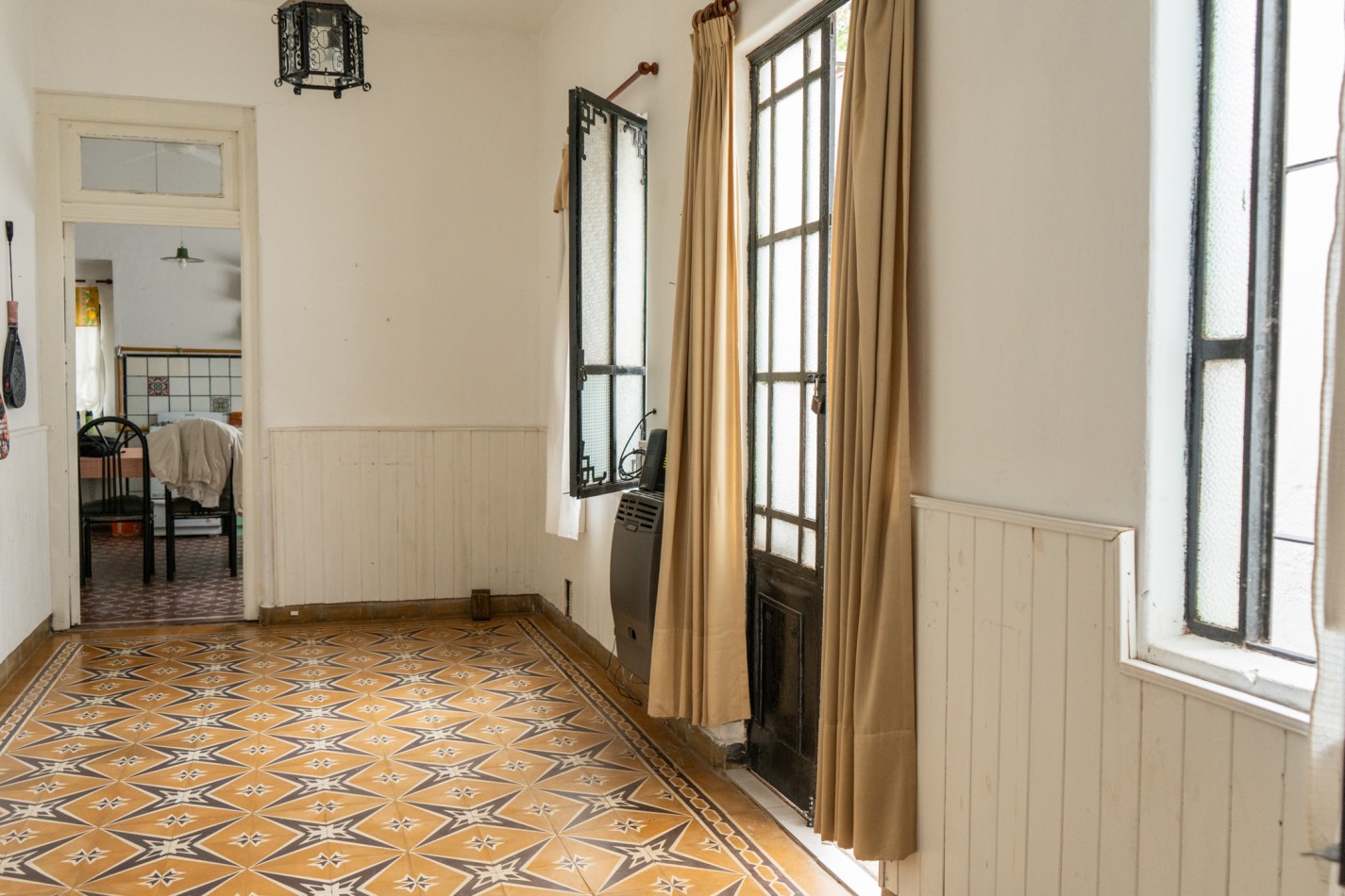 CAÑUELAS -CASA ANTIGUA RECICLADA A LA VENTA ¡APTA CREDITO HIPOTECARIO!