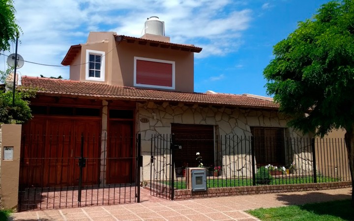 Foto Casa en Venta en Cañuelas, Buenos Aires - $ 320.000 - pix1178882 - BienesOnLine