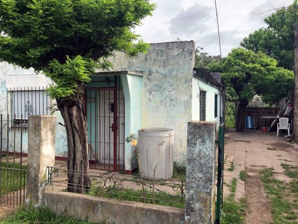 CAÑUELAS - EN VENTA CASA A RECICLAR 