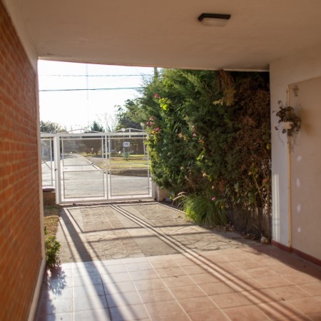 Cañuelas-OORTUNIDAD !!! Hermoso Triplex en venta -OPORTUNIDAD !!! APTO CREDITO HIPOTECARIO