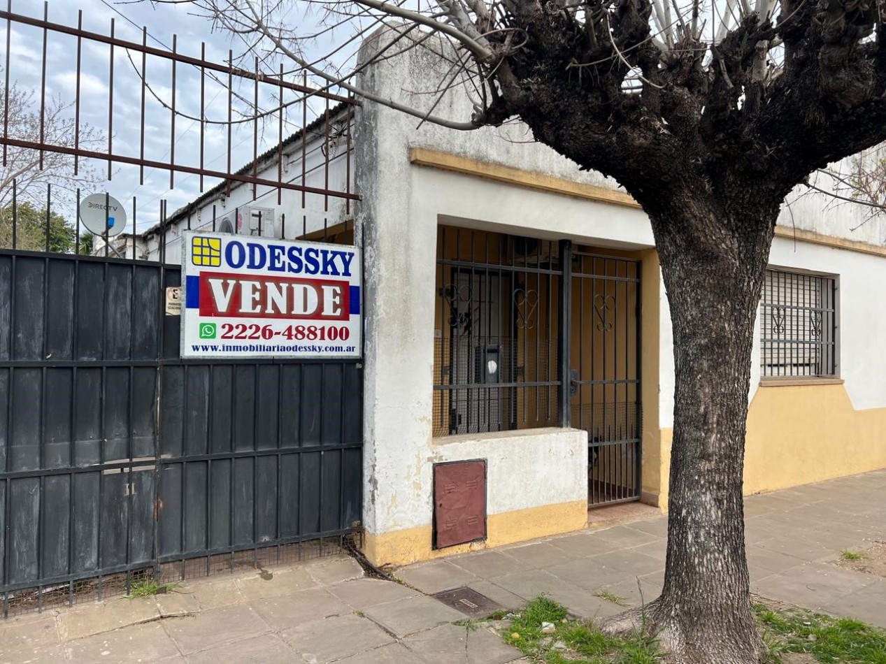 Cañuelas -Casa a reciclar en excelente ubicacion 