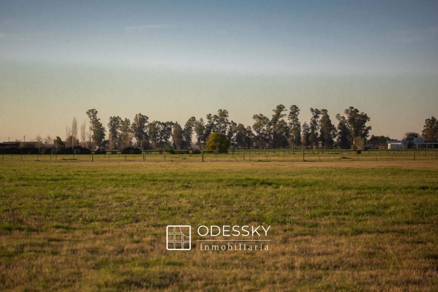 Cañuelas -Fraccion en venta de 10.750 m2 en Chacras de la Trinidad ,Club de campo y polo