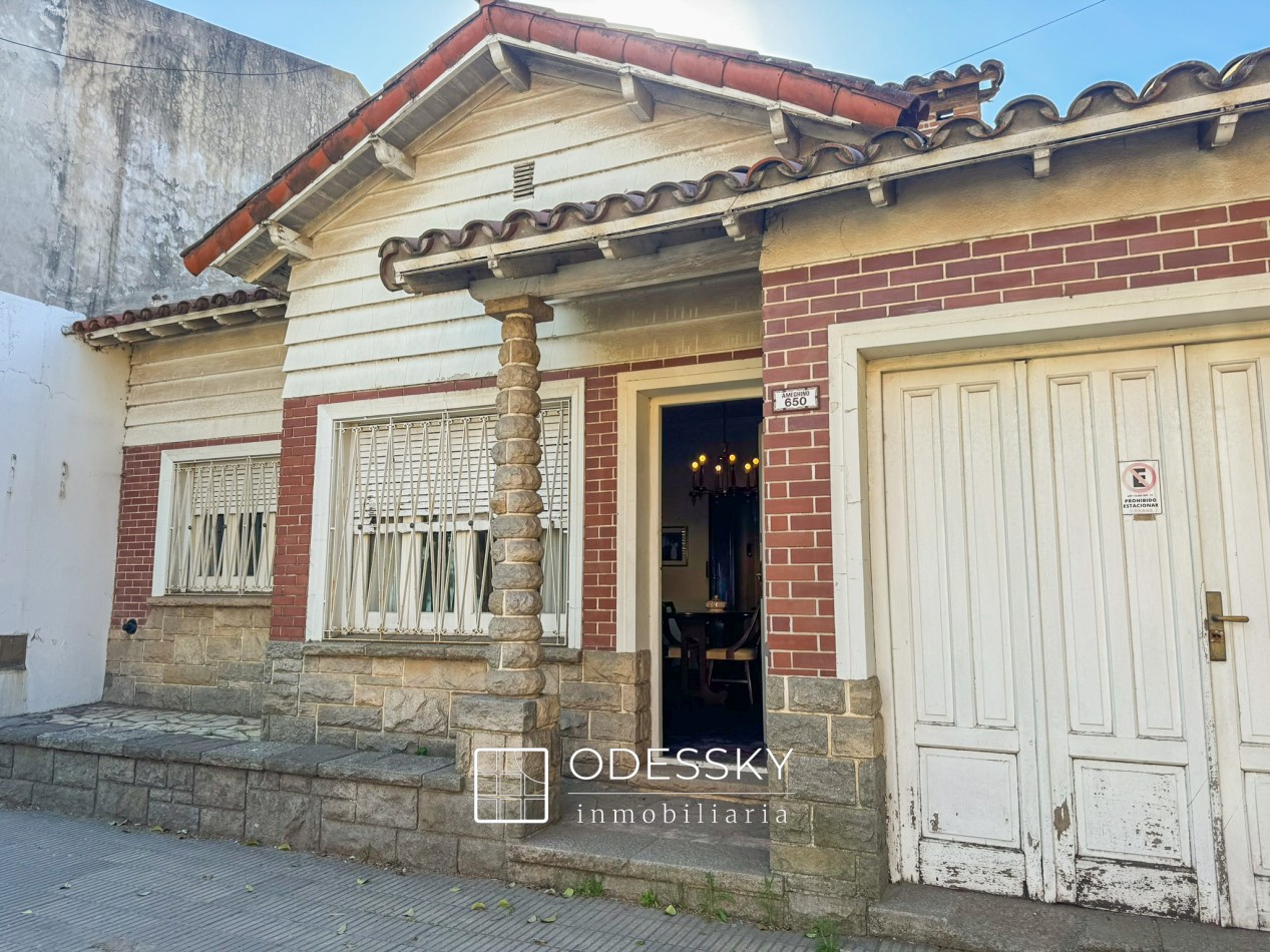 Cañuelas - Casa antigua en pleno centro! 