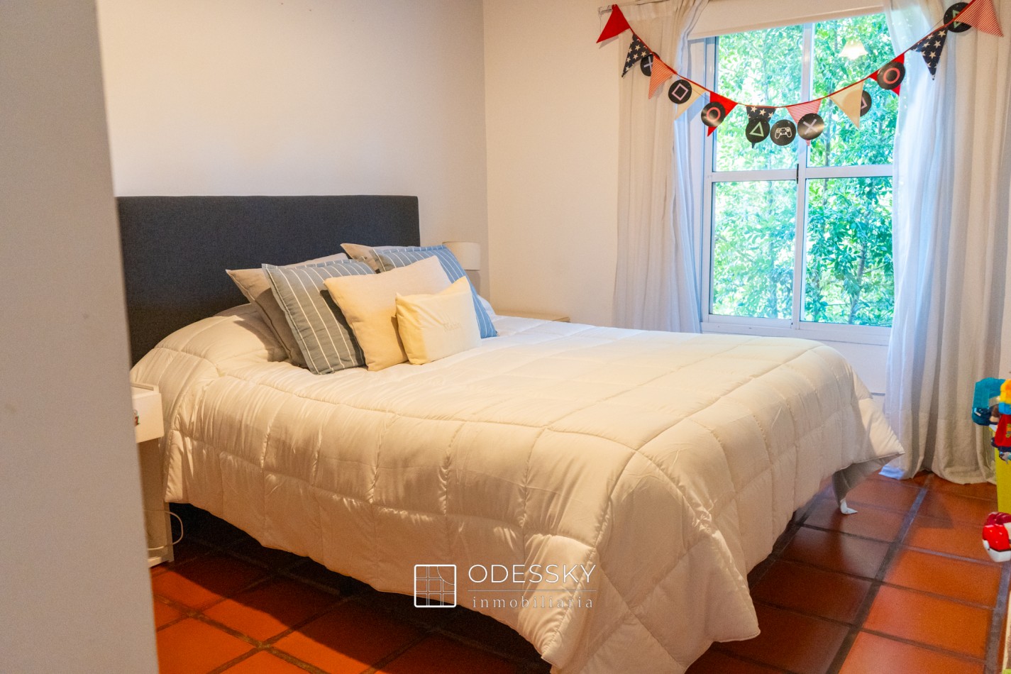 Cañuelas -Hermosa casa en B° privado El palomar -Apta credito hipotecario !