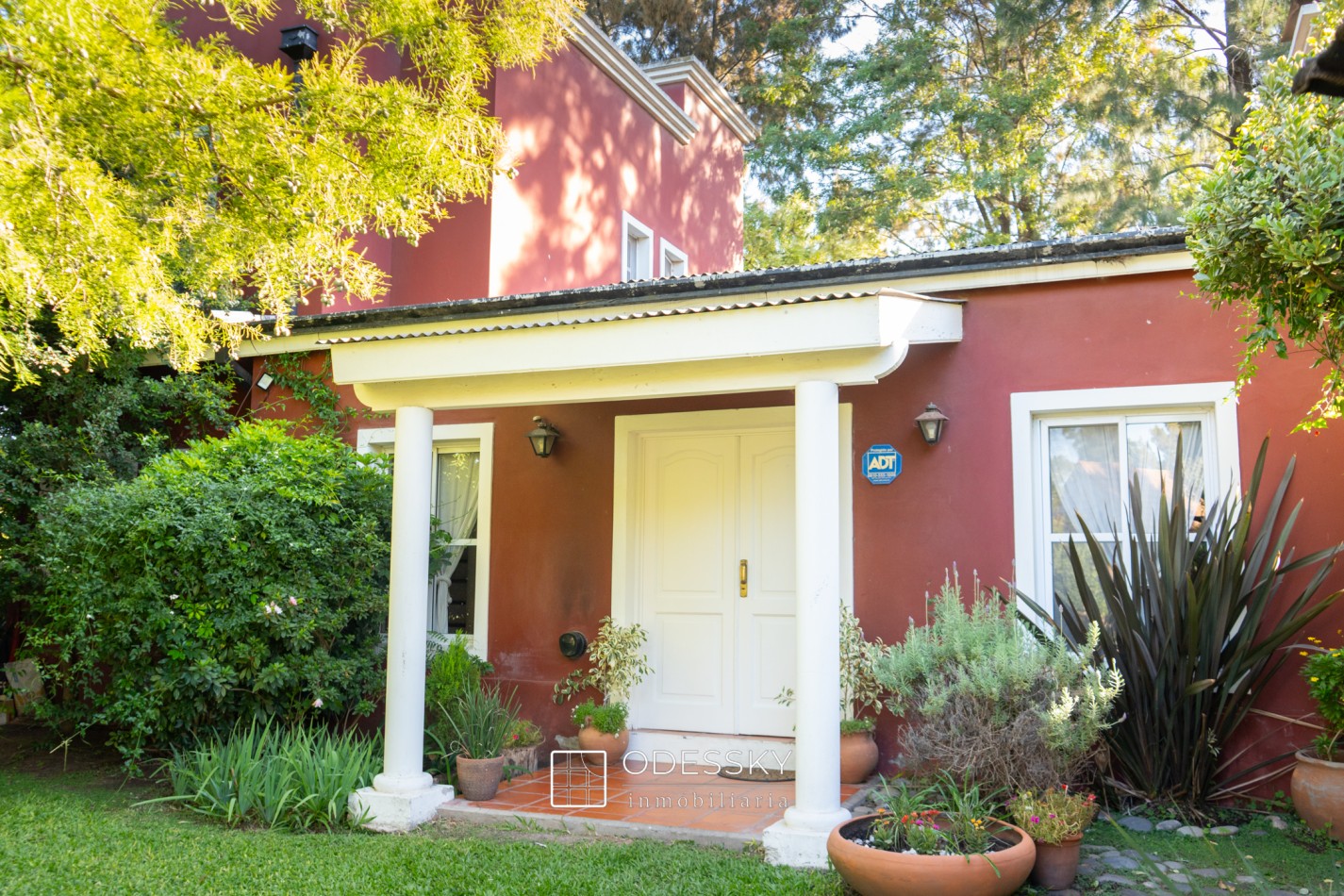 Cañuelas -Hermosa casa en B° privado El palomar -Apta credito hipotecario !