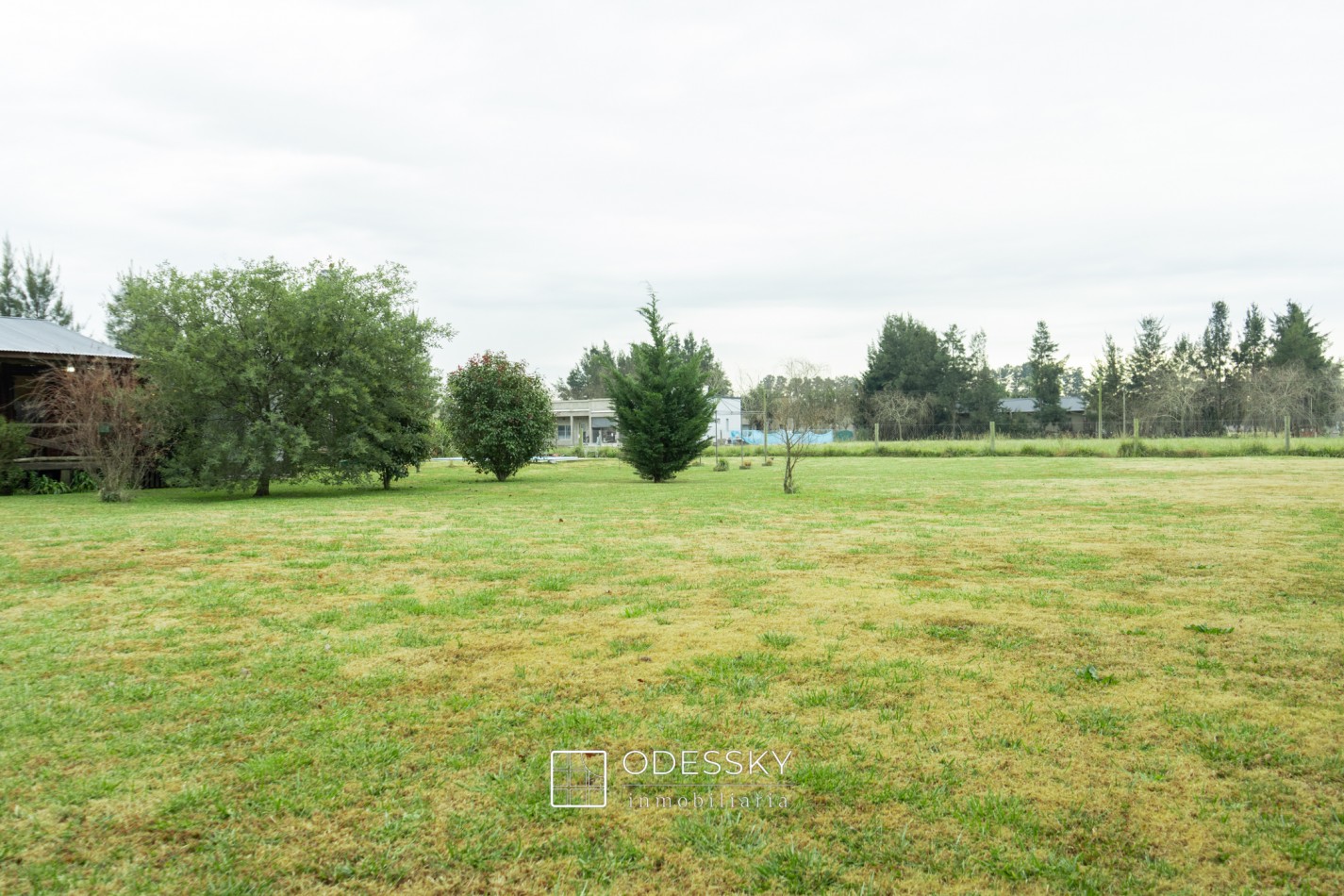 VENDIDO ! Uribelarrea- Cabaña de Troncos con Pileta y Gran Parque - Barrio abierto Quintas de Uribe