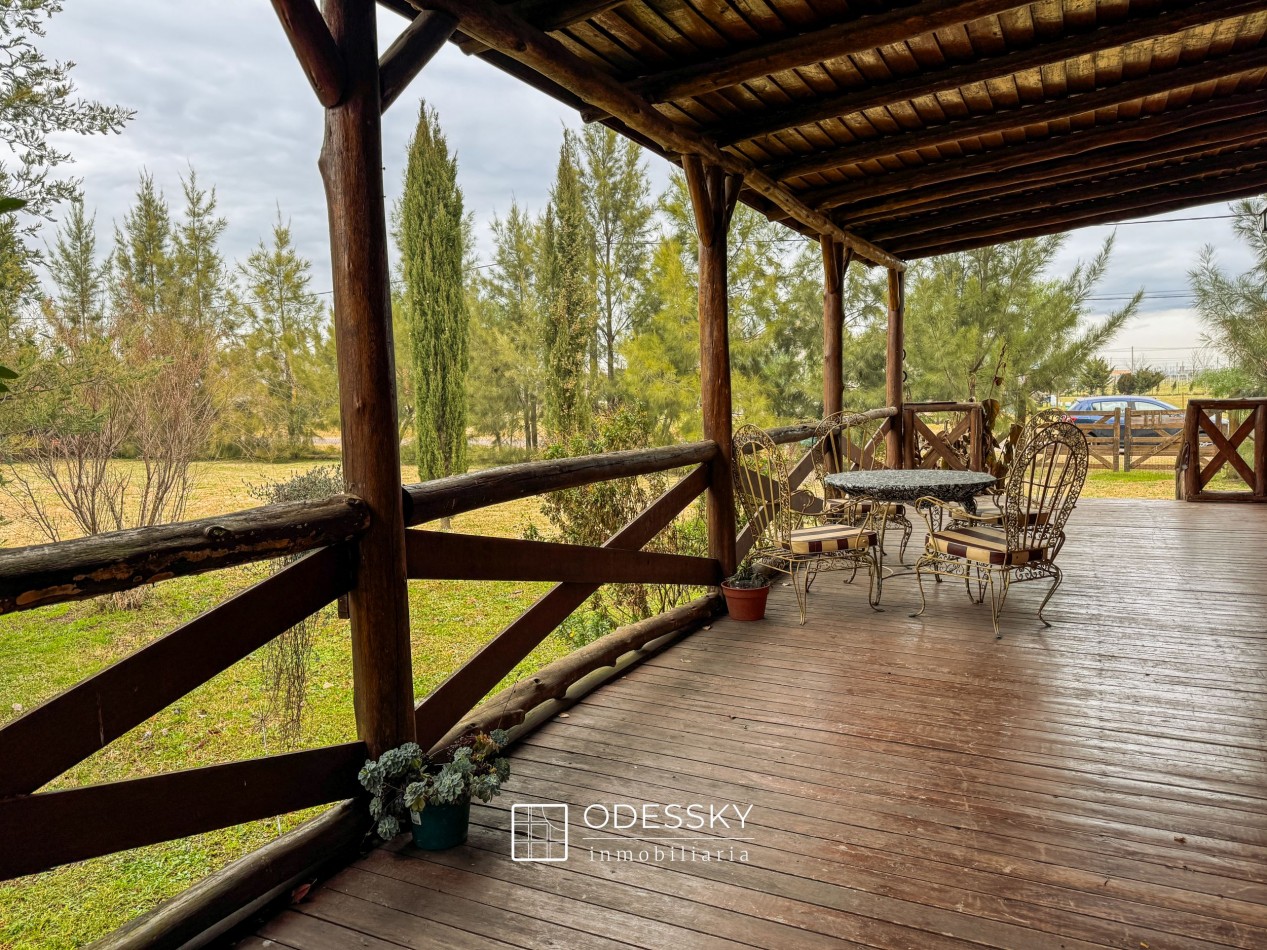 VENDIDO ! Uribelarrea- Cabaña de Troncos con Pileta y Gran Parque - Barrio abierto Quintas de Uribe