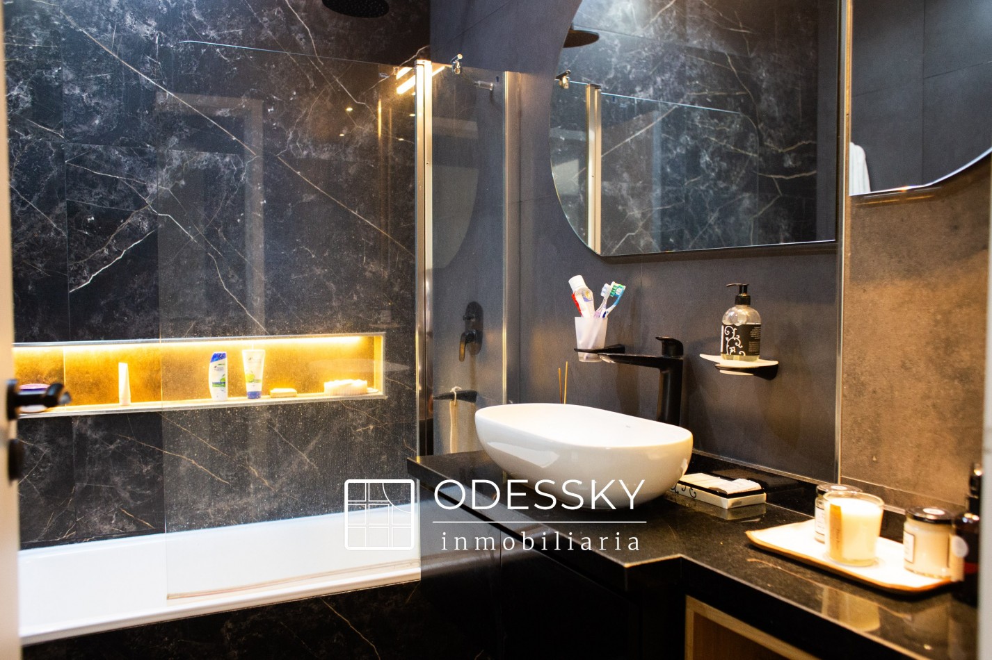 Cañuelas -Casa de espectacular diseño  en Venta 