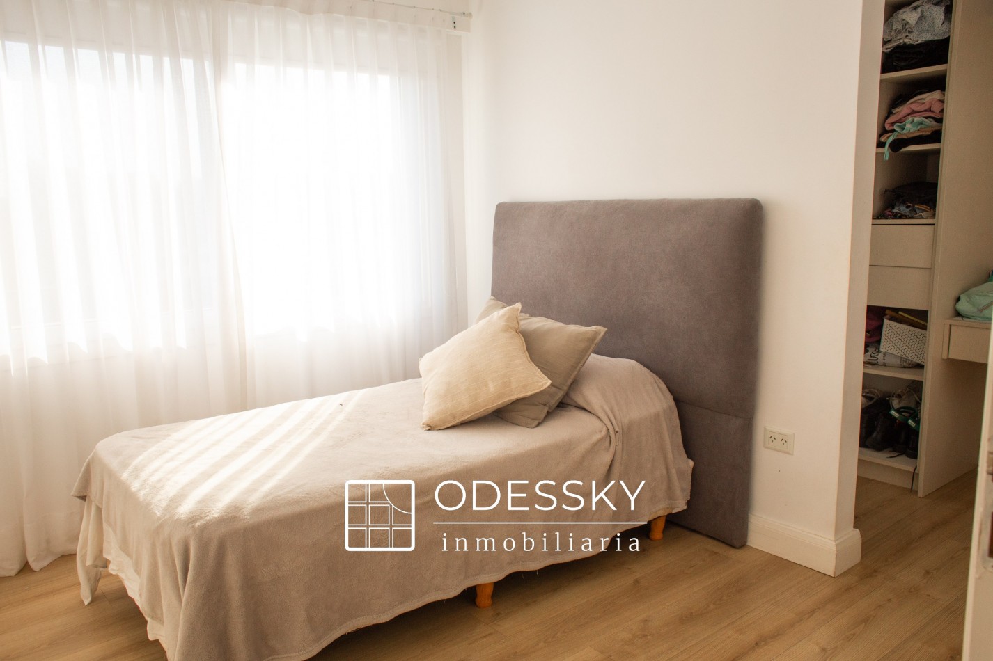 Cañuelas -Casa de espectacular diseño  en Venta 