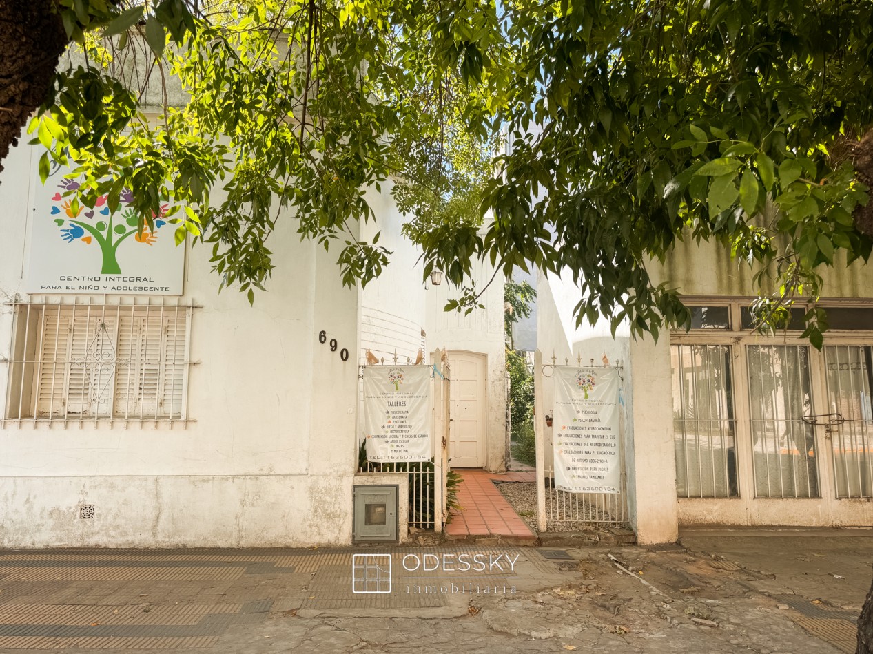 Cañuelas -Casa a reciclar en venta - Excelente ubicacion- REBAJADA !!