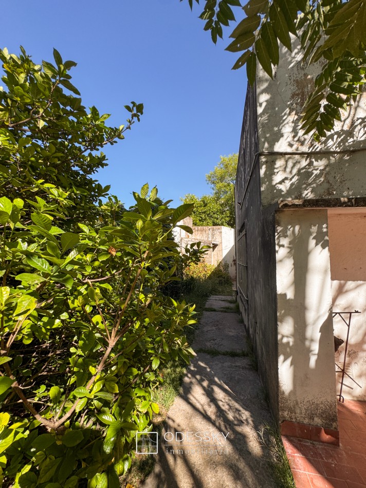 Cañuelas -Casa a reciclar en venta - Excelente ubicacion- REBAJADA !!