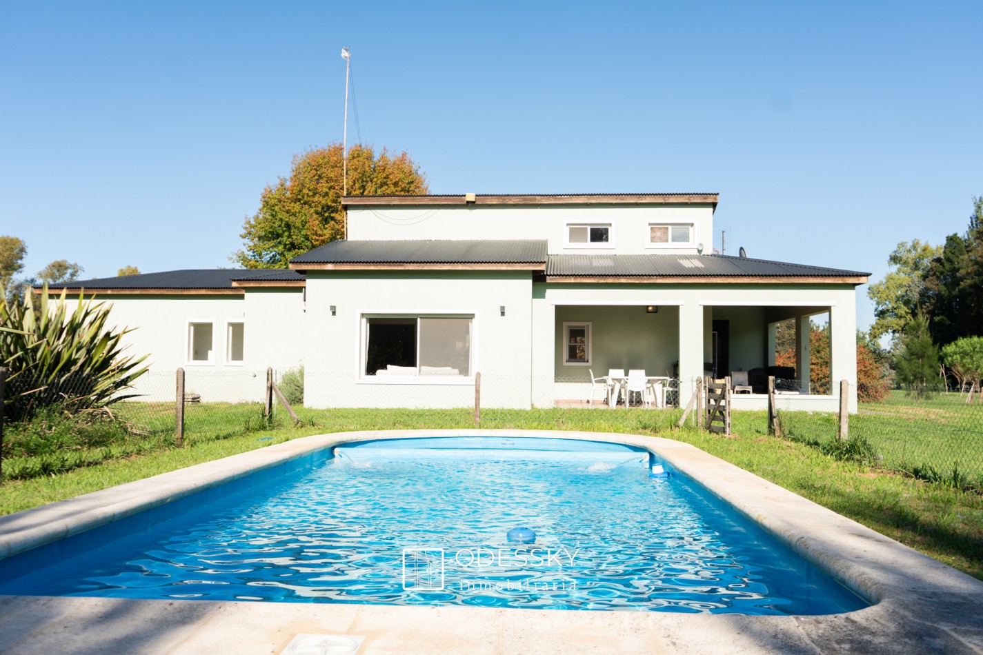 Chacras de Uribelarrea- Cañuelas - Hermosa Casa quinta en venta