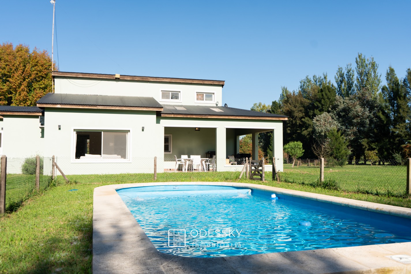 Chacras de Uribelarrea- Cañuelas - Hermosa Casa quinta en venta