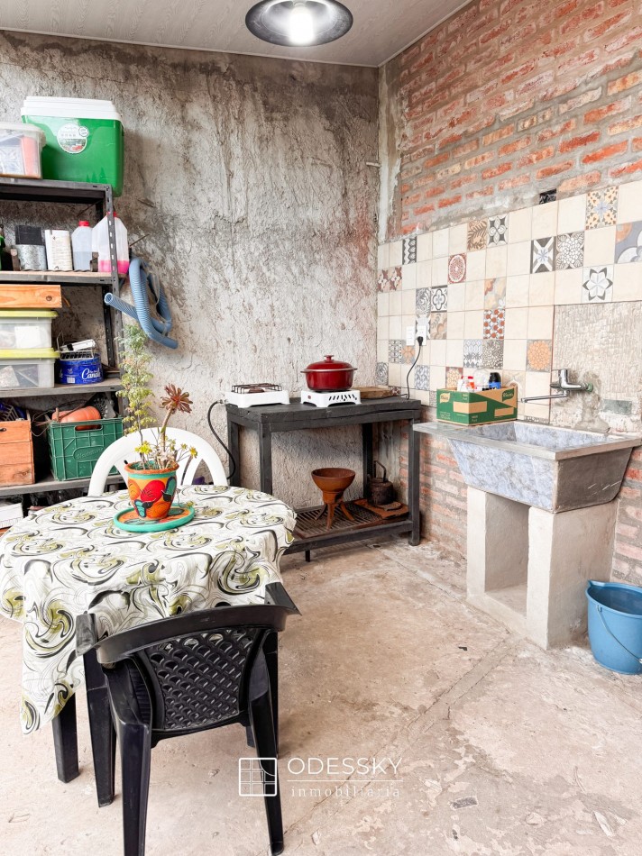  Cañuelas- 3 propiedades en un mismo lote- Ideal para vivir y obtener renta.