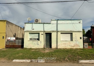 Cañuelas-Casa a refaccionar en pleno centro de la Ciudad